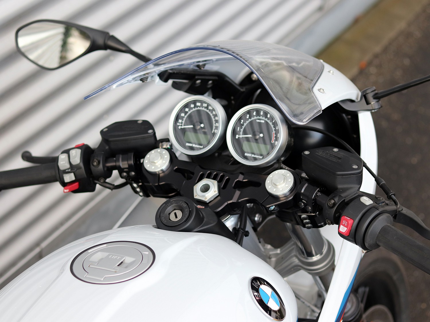 Stummellenker KIT multiClip SPORT inkl. oberer Gabelbrücke gpRacing für BMW R nineT Racer ab 2017