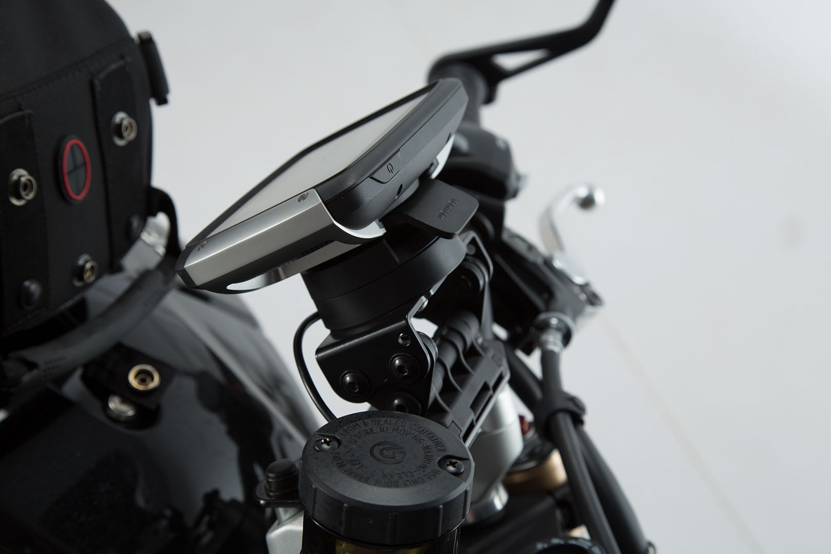 SW-Motech Navi Halter am Lenker Schwarz für Triumph Speed Triple 1050 (10-)