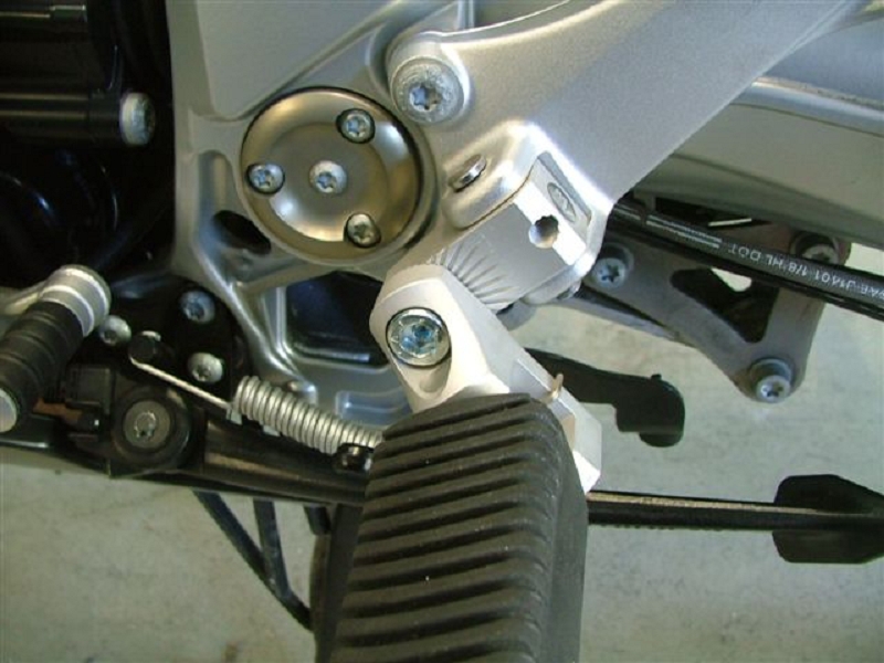 Fußrastentieferlegung Fahrer verstellbar 40mm tiefer ABE für BMW K1200GT ab Bj. 2006