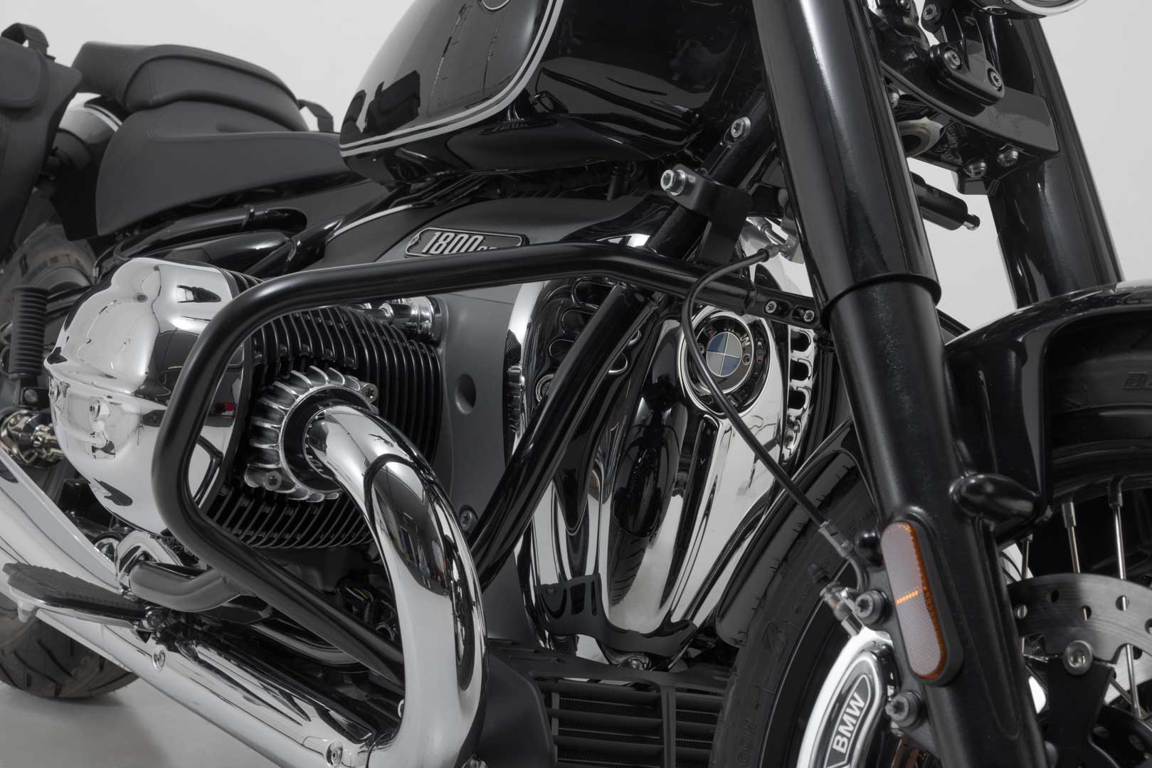 SW-Motech Sturzbügel Schwarz für BMW R18 (20-)