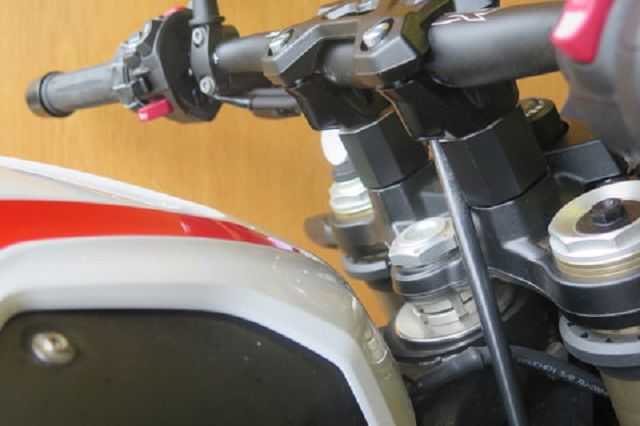 Lenkererhöhung und Lenkeradapter mit Versatz 35mm höher 16mm näher für BMW S1000R ab 2021 ABE