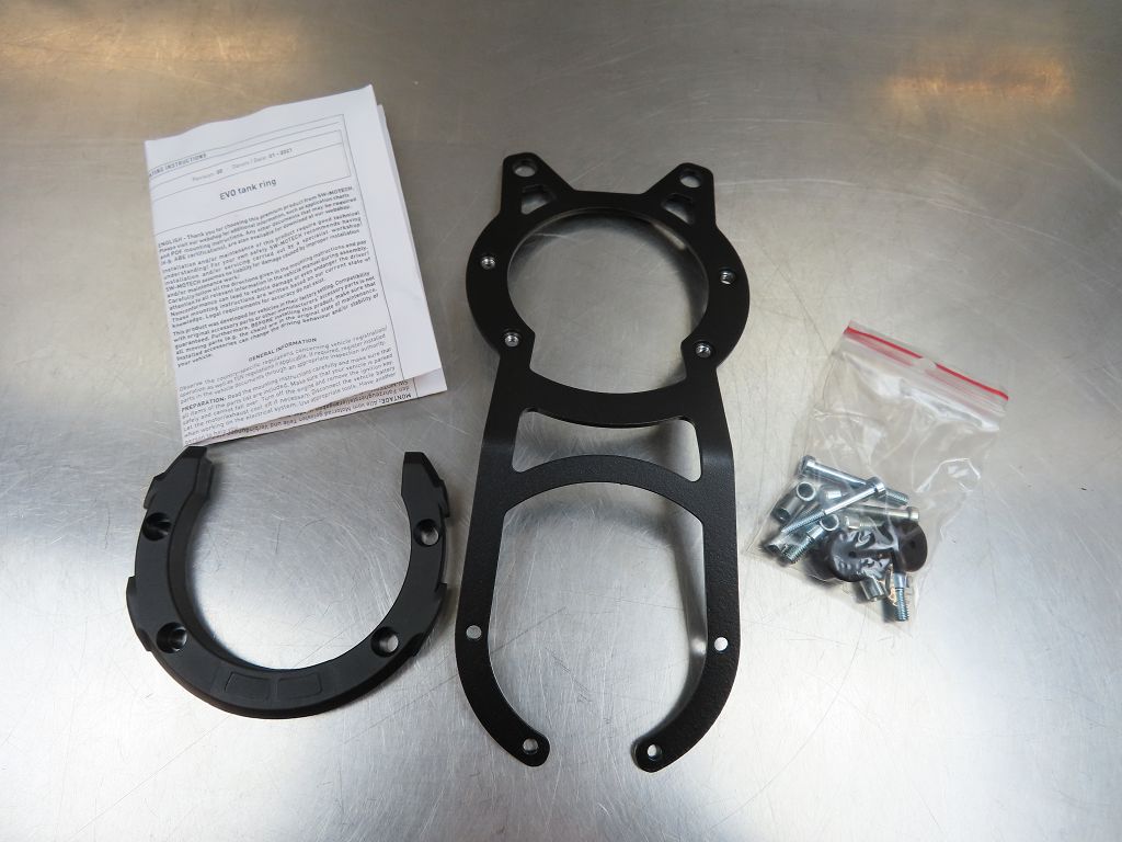 SW-Motech EVO Tankring Schwarz für Moto Guzzi V85 TT (19-) 