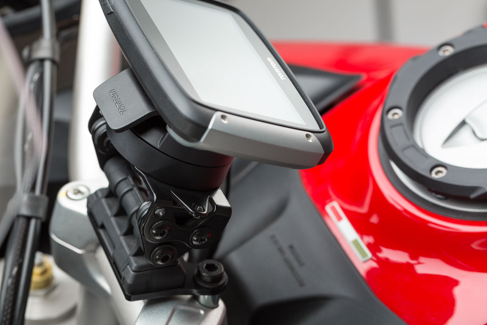 SW-Motech Navi Halter am Lenker Schwarz für Ducati Multistrada 1200 / 950 / 1260