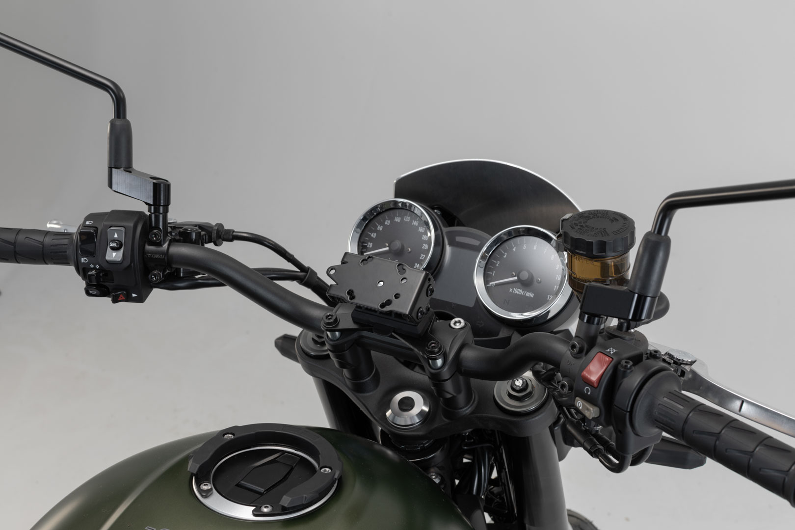 SW-Motech Navi Halter im Cockpit Schwarz für Kawasaki Z900RS / Cafe / SE (17-)