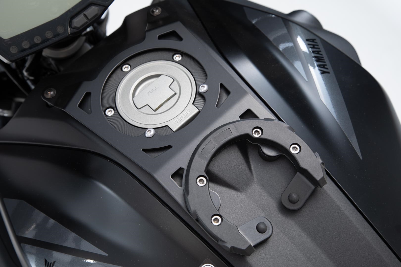 SW-Motech EVO Tankring Schwarz für Yamaha MT-07 (18-20)